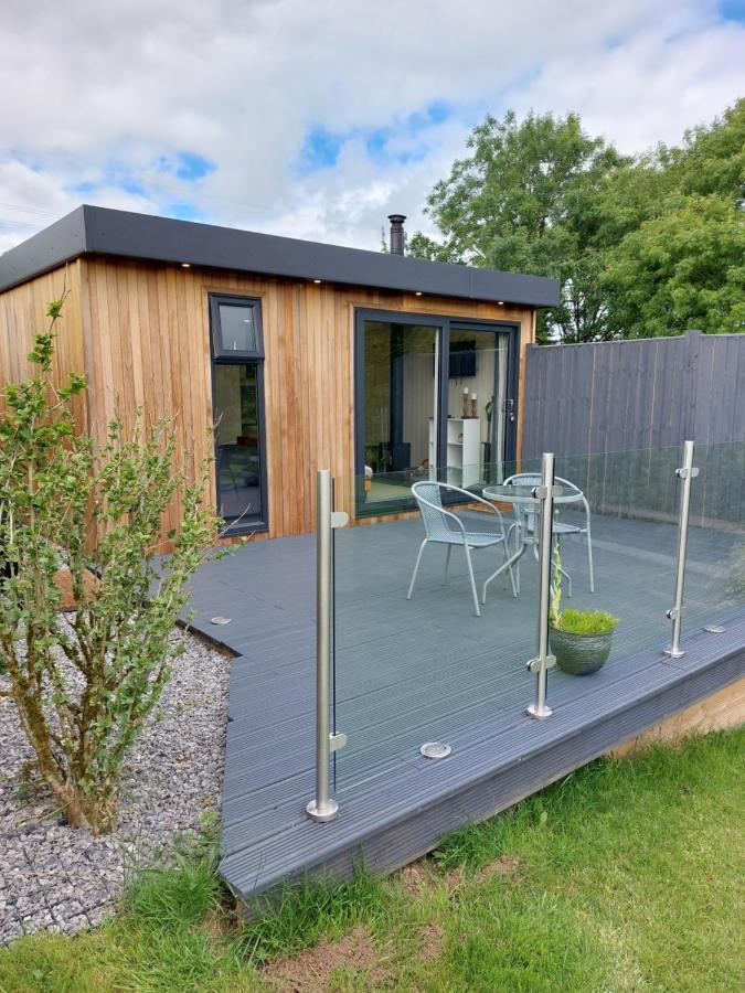 The Den - Modern Cabin With Wood Burning Stove Ludchurch Экстерьер фото